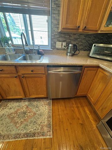 324 Cherry Lane, Inkster, MI 48141