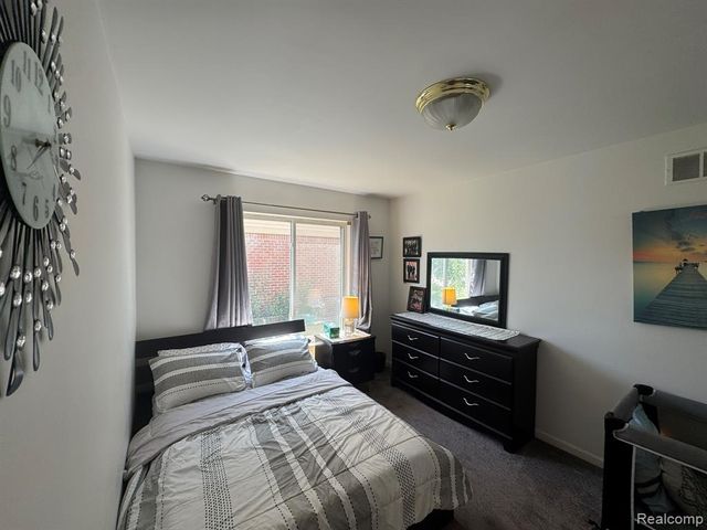 324 Cherry Lane, Inkster, MI 48141