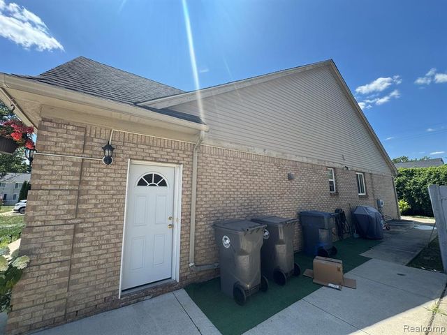 324 Cherry Lane, Inkster, MI 48141