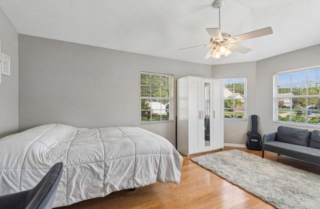 4734 WHISPERING WIND AVENUE, Tampa, FL 33614