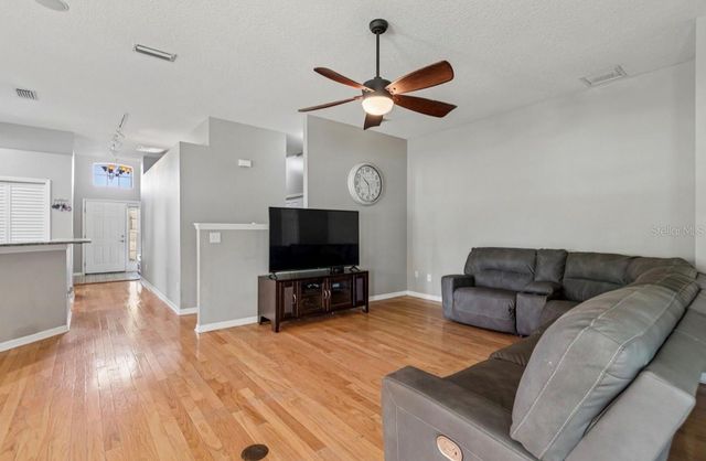 4734 WHISPERING WIND AVENUE, Tampa, FL 33614