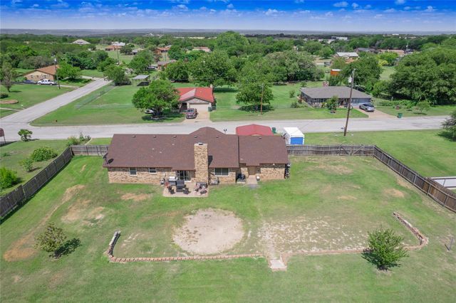 261 Falcon LN, Kempner, TX 76539