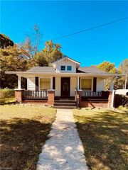220 Crews Street, Winston-salem, NC 27101