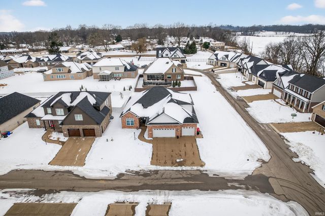 511 Westbriar Circle, Newburgh, IN 47630