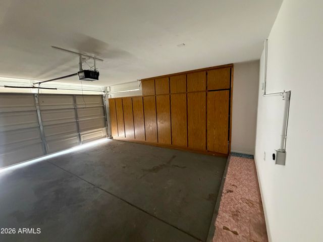 9203 N 63RD Drive, Glendale, AZ 85302