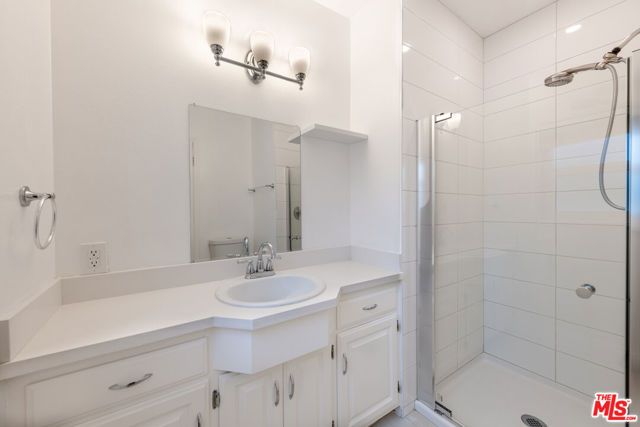 325 W Elm Avenue, Burbank, CA 91506