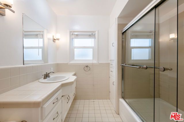 325 W Elm Avenue, Burbank, CA 91506