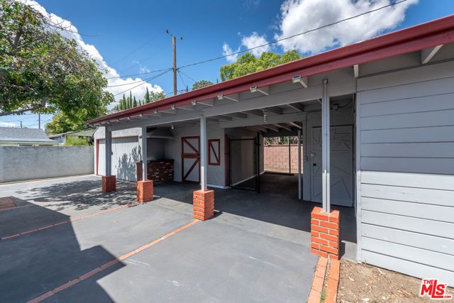 325 W Elm Avenue, Burbank, CA 91506