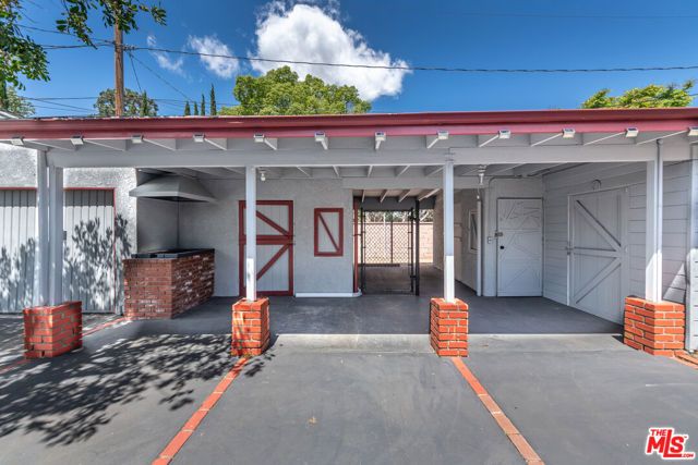 325 W Elm Avenue, Burbank, CA 91506