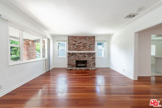 325 W Elm Avenue, Burbank, CA 91506