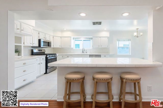 325 W Elm Avenue, Burbank, CA 91506