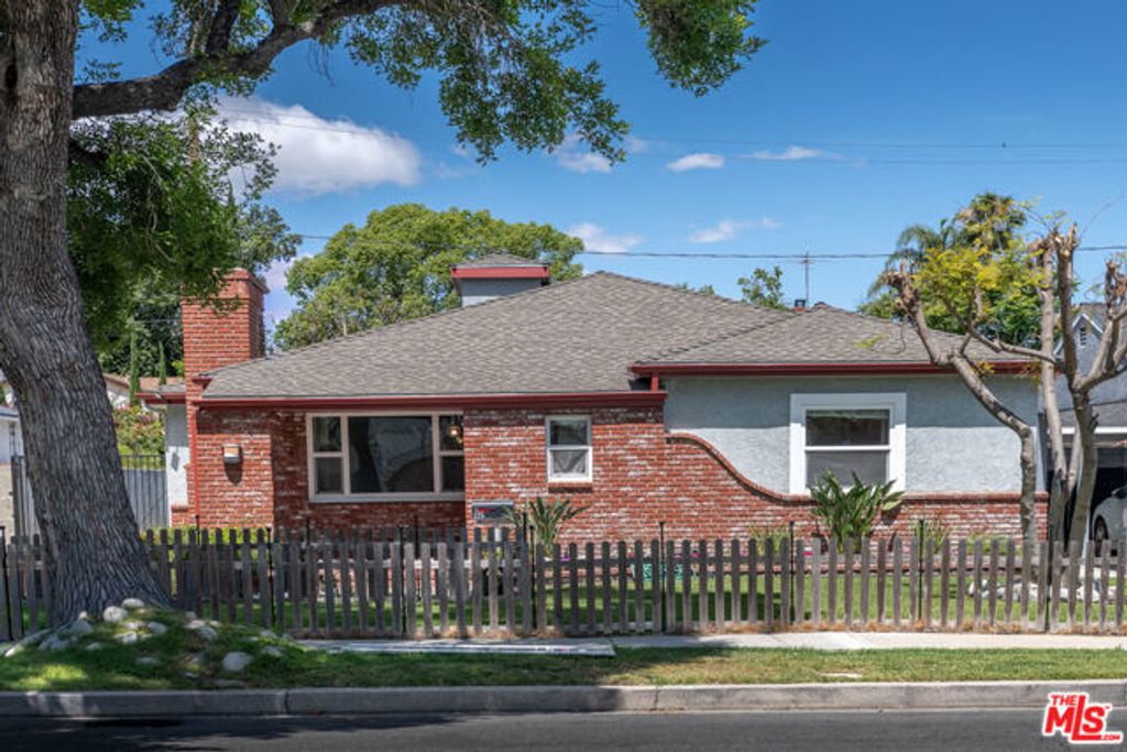 325 W Elm Avenue, Burbank, CA 91506