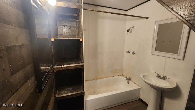 2035 Boyd St, Knoxville, TN 37921