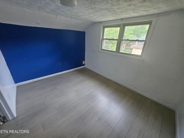 2035 Boyd St, Knoxville, TN 37921