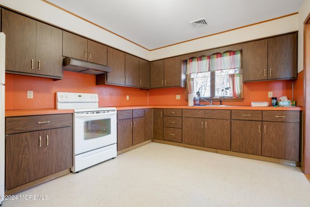 544 Hyson Road, Jackson, NJ 08527