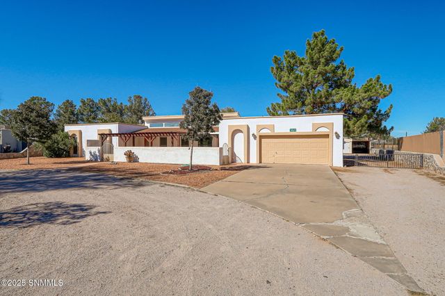 1465 Tierra Del Sol Drive, Las Cruces, NM 88007