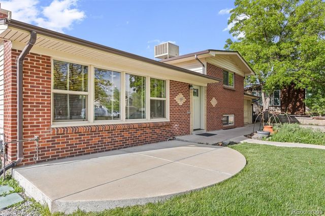 8525 W 64th Place, Arvada, CO 80004