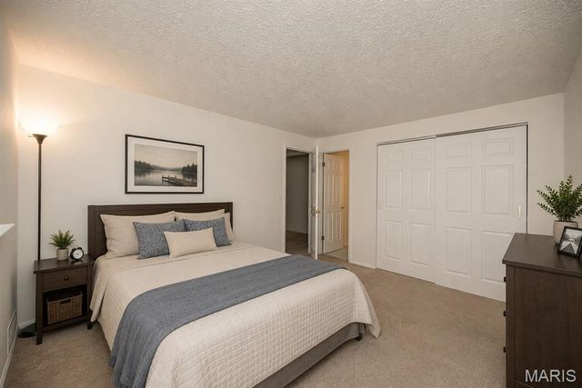 737 Country Heights Court, Manchester, MO 63021