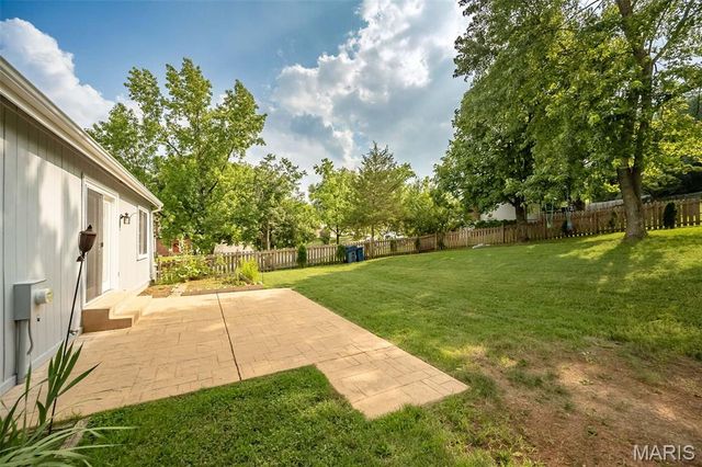 737 Country Heights Court, Manchester, MO 63021