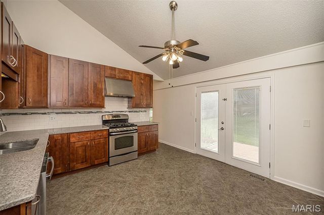 737 Country Heights Court, Manchester, MO 63021