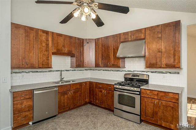 737 Country Heights Court, Manchester, MO 63021
