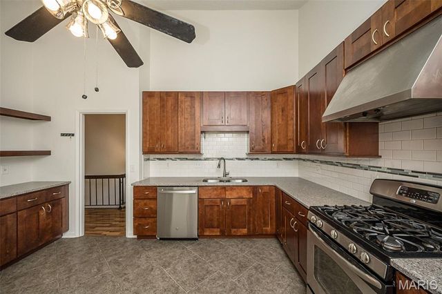 737 Country Heights Court, Manchester, MO 63021