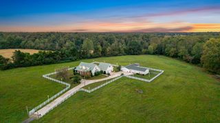 920 Essie Cleek Rd, Tullahoma, TN 37388