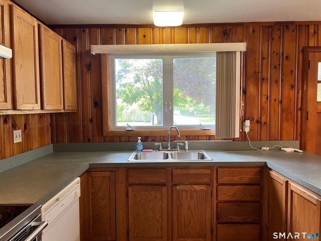 34 Corsino Avenue, Old Lyme, CT 06371