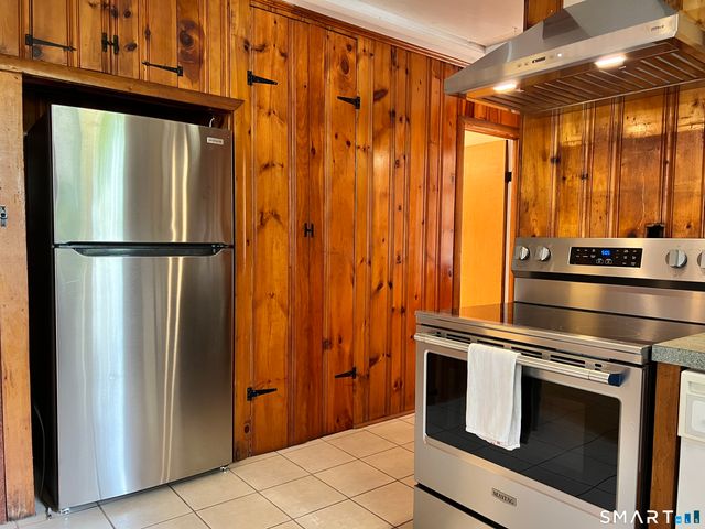 34 Corsino Avenue, Old Lyme, CT 06371