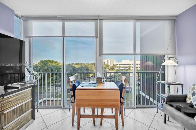 3850 Washington St 409, Hollywood, FL 33021