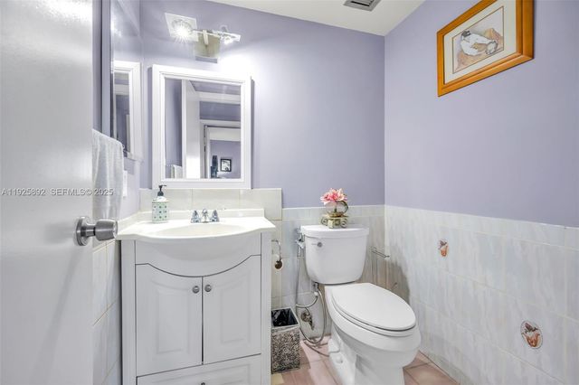 3850 Washington St 409, Hollywood, FL 33021