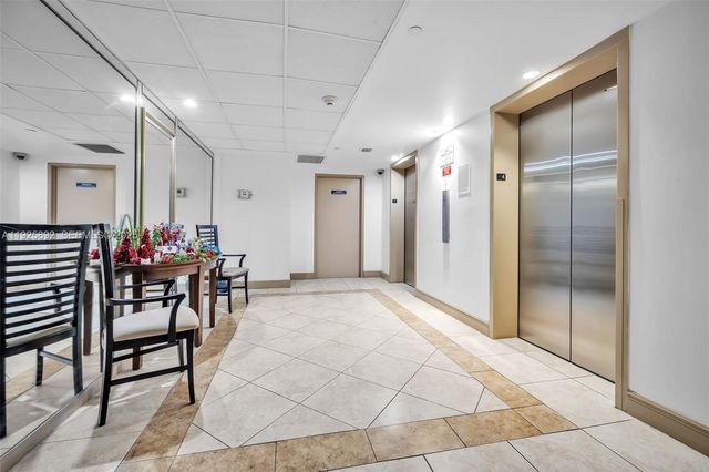 3850 Washington St 409, Hollywood, FL 33021