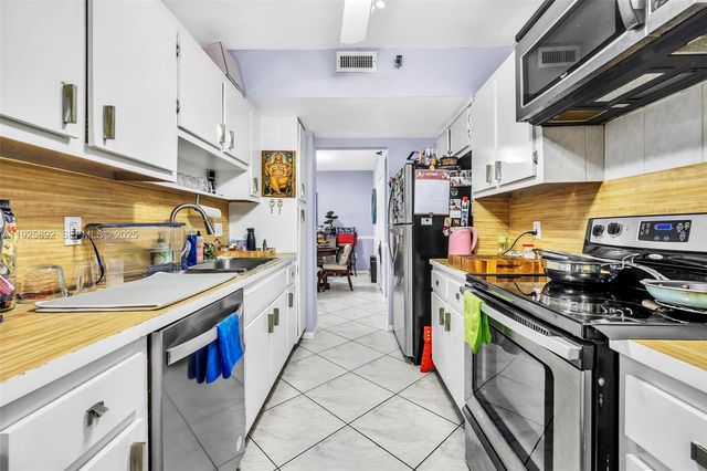 3850 Washington St 409, Hollywood, FL 33021