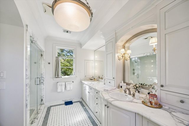 3115 Ella Lee Lane, Houston, TX 77019