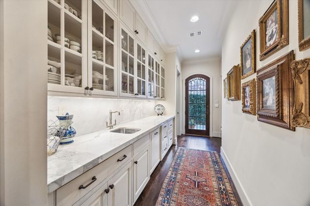 3115 Ella Lee Lane, Houston, TX 77019