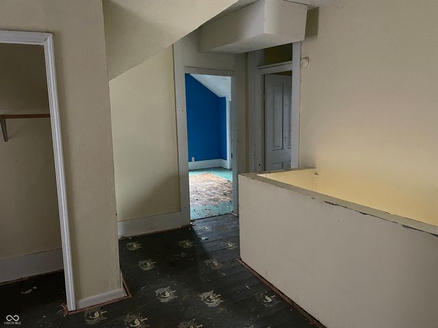 32 N McCullum Street, Knightstown, IN 46148