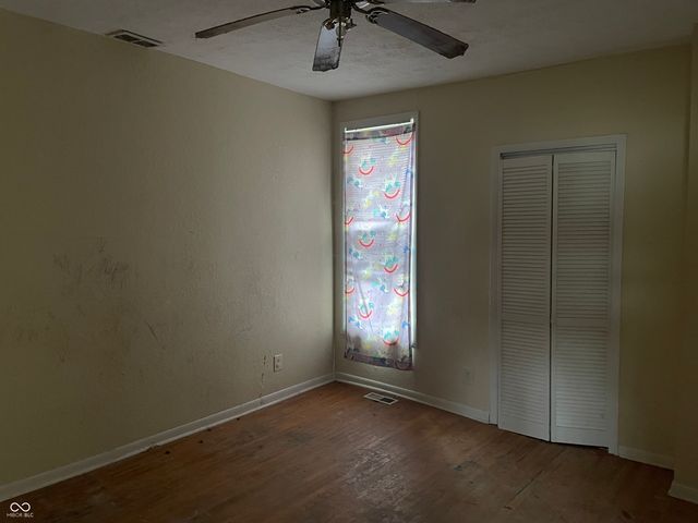 32 N McCullum Street, Knightstown, IN 46148