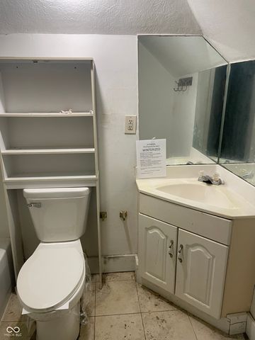 32 N McCullum Street, Knightstown, IN 46148