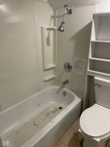 32 N McCullum Street, Knightstown, IN 46148