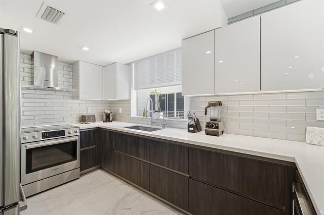 700 NE 14th Avenue 312, Fort Lauderdale, FL 33304