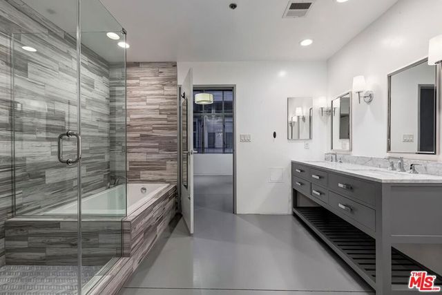 1130 S Flower Street 208, Los Angeles, CA 90015