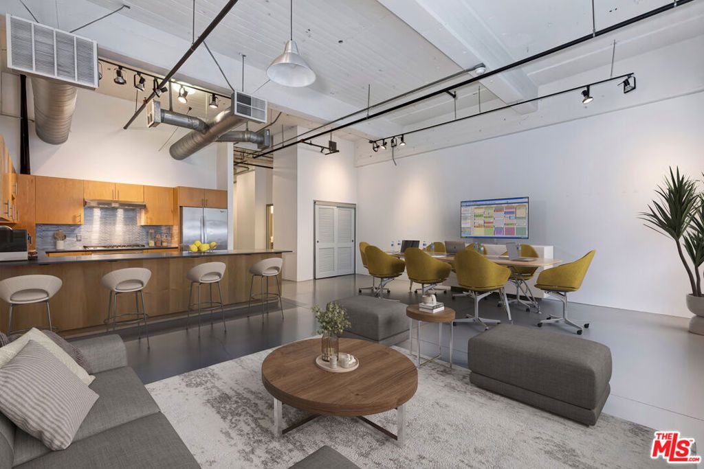 1130 S Flower Street 208, Los Angeles, CA 90015