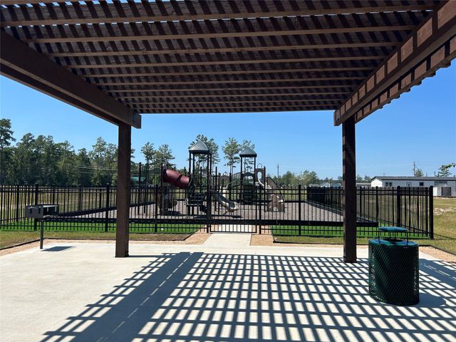 18631 Ratho Drive, Conroe, TX 77306