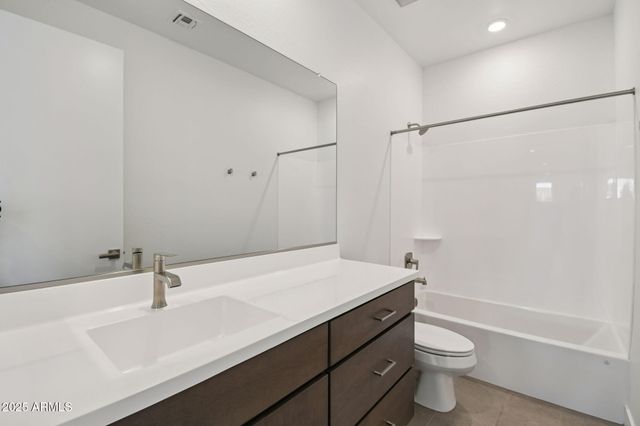 10442 E UPTON Avenue, Mesa, AZ 85212