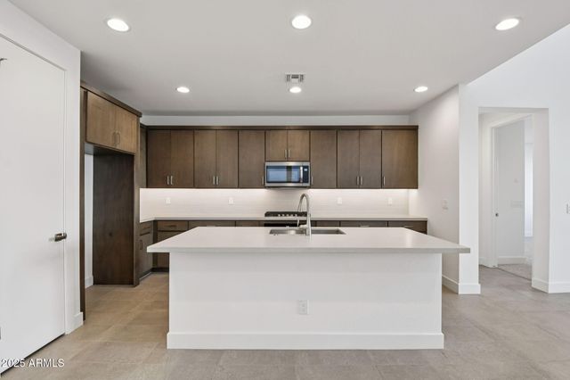 10442 E UPTON Avenue, Mesa, AZ 85212