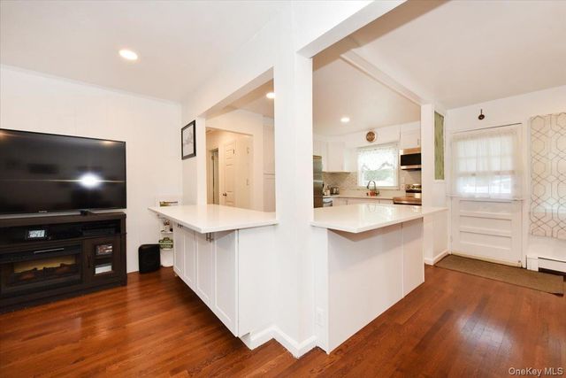95 Jenkins Avenue, North Babylon, NY 11703