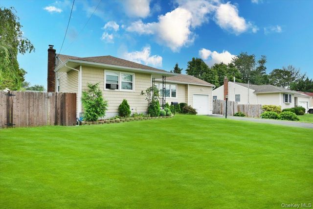95 Jenkins Avenue, North Babylon, NY 11703