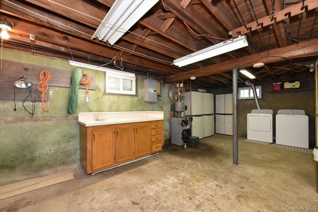 95 Jenkins Avenue, North Babylon, NY 11703