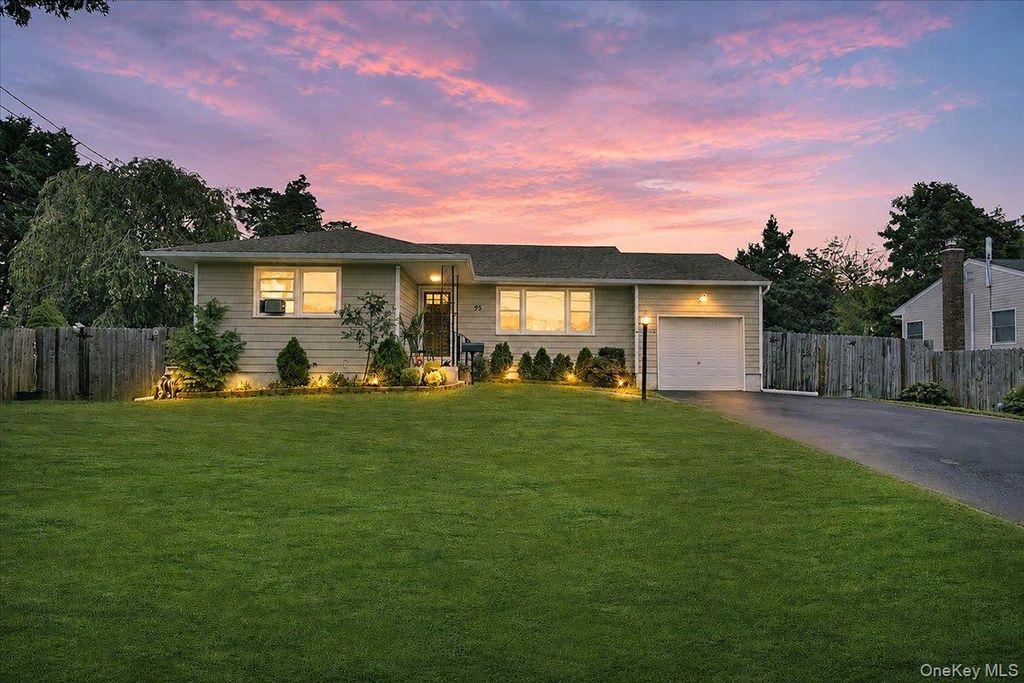 95 Jenkins Avenue, North Babylon, NY 11703 — exterior