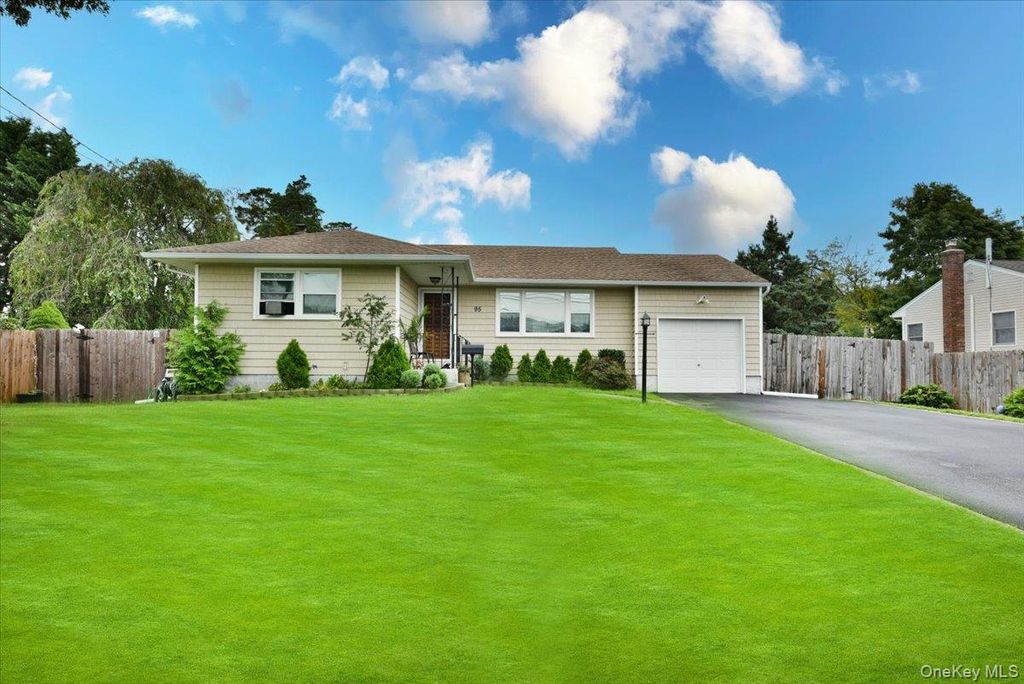 95 Jenkins Avenue, North Babylon, NY 11703 — photo 2